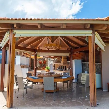 Arianna 卡拉索斯