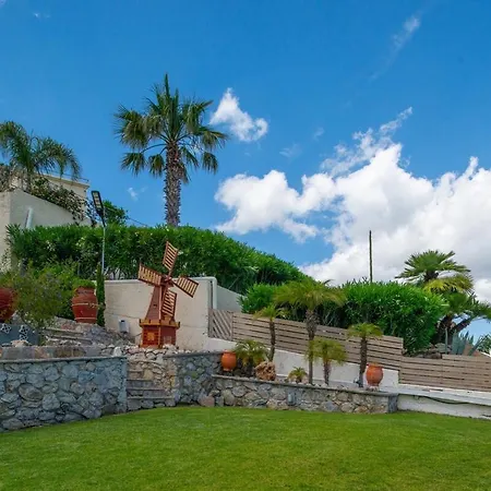 Arianna 卡拉索斯